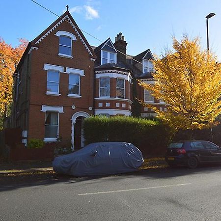 2 Bedroom Top Floor Flat, West Dulwich Free Street Parking لندن المظهر الخارجي الصورة