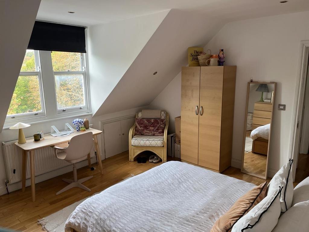 2 Bedroom Top Floor Flat, West Dulwich Free Street Parking لندن المظهر الخارجي الصورة