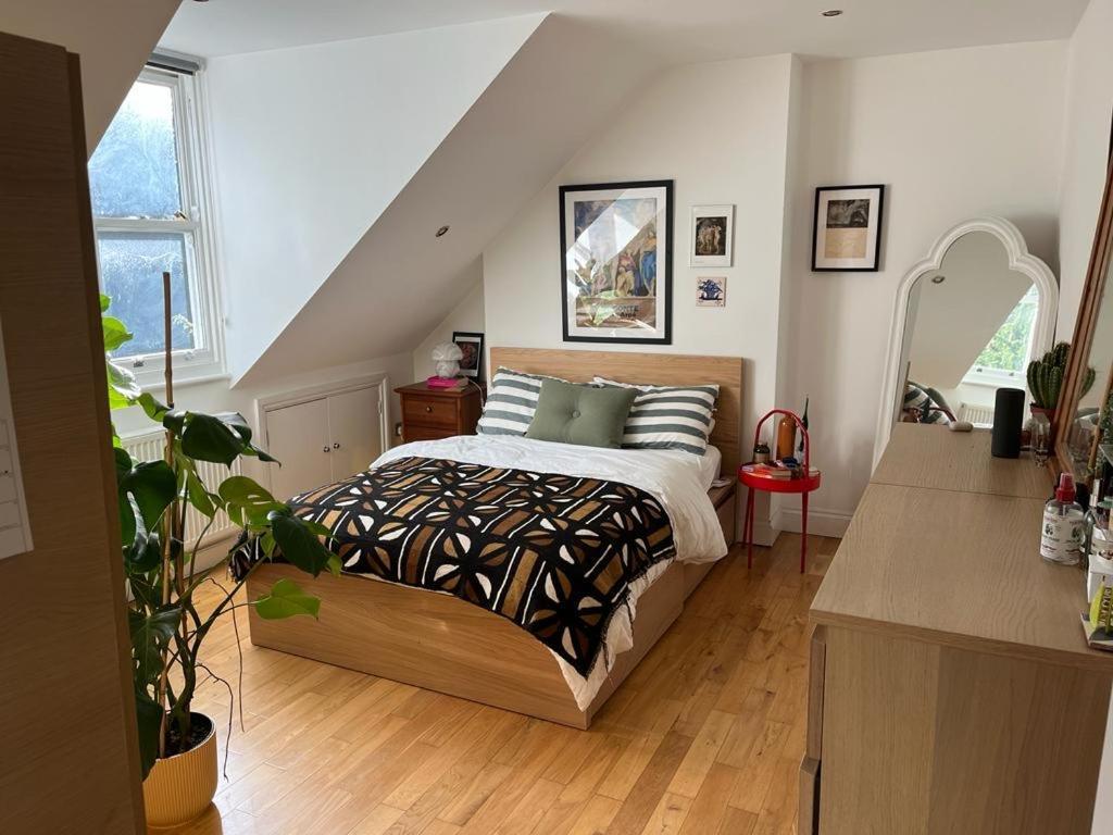 2 Bedroom Top Floor Flat, West Dulwich Free Street Parking لندن المظهر الخارجي الصورة